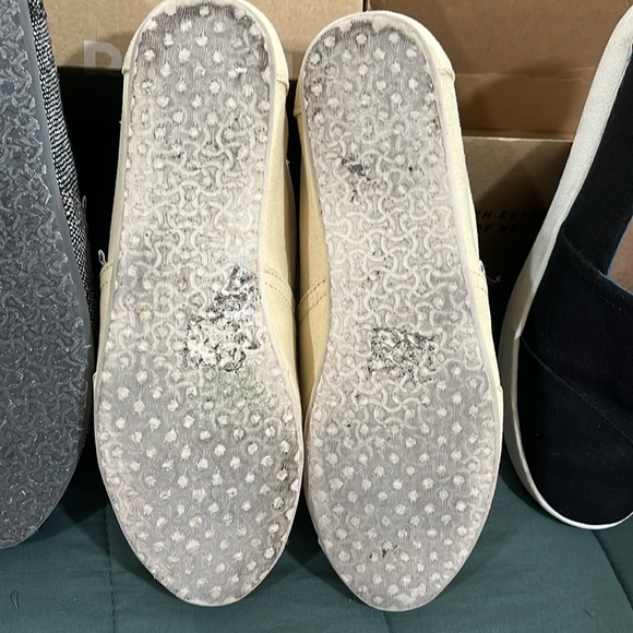 Slightly worn TOMS - Picture 8 of 9